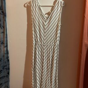 V-neck maxi dress